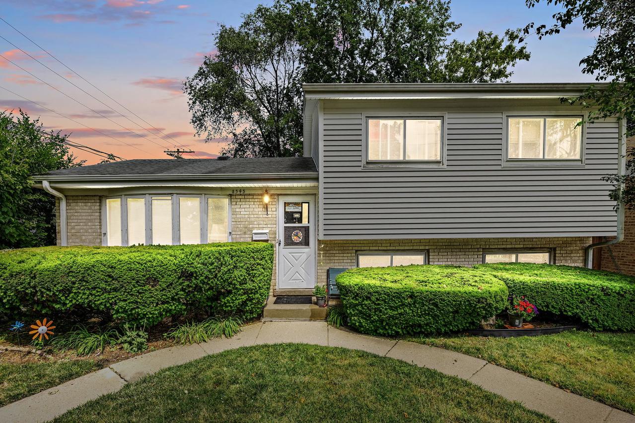 8343 E Prairie Rd., Skokie, IL 60076