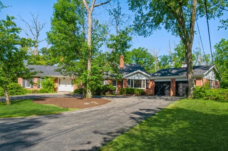 1490 Ridge Rd., Highland Park, IL 60035