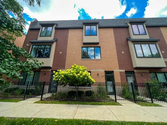 107 Home Ave., Oak Park, IL 60302
