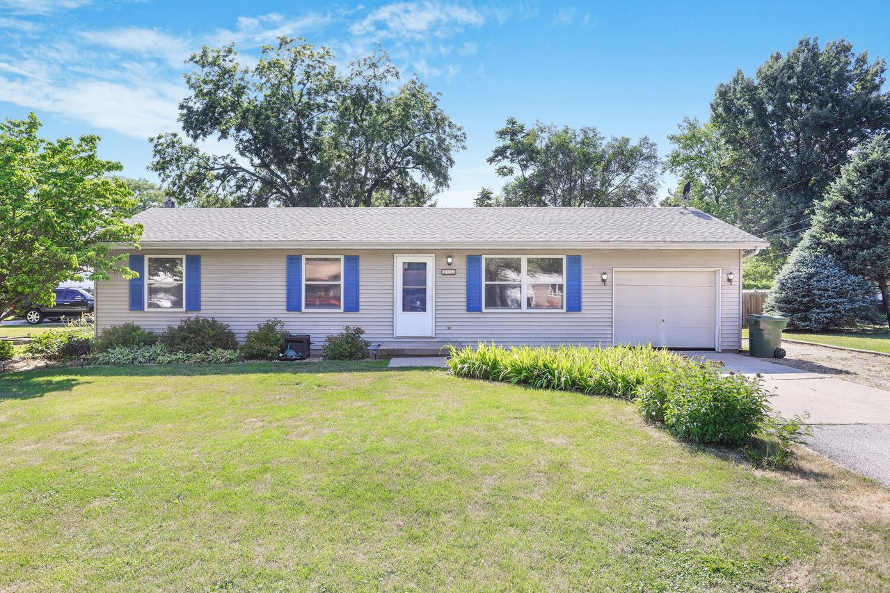 807 Walnut St., Mahomet, IL 61853