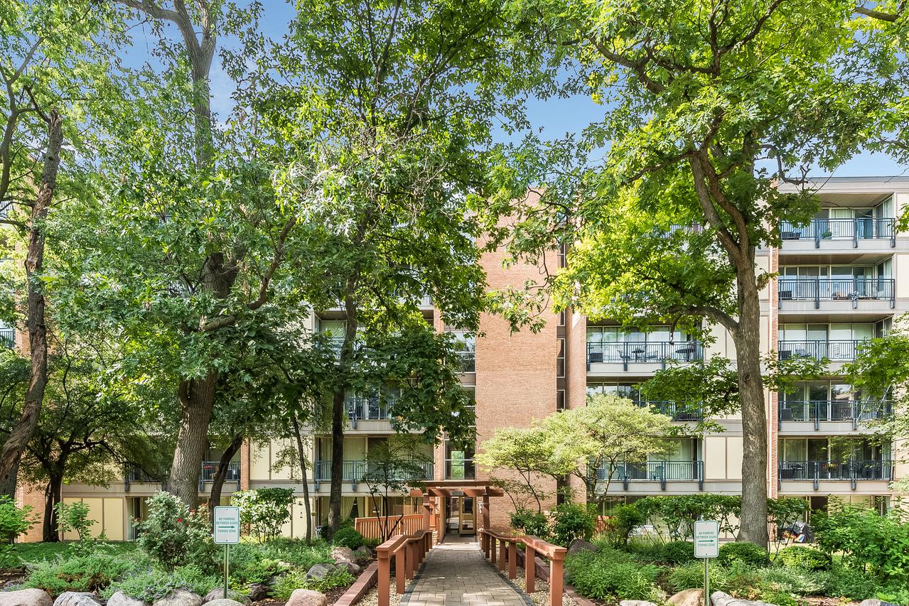 6010 Oakwood Dr. #1D, Lisle, IL 60532