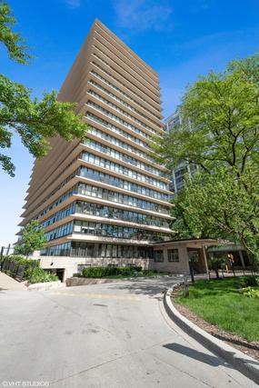 5801 N Sheridan Rd. #18C, Chicago, IL 60660