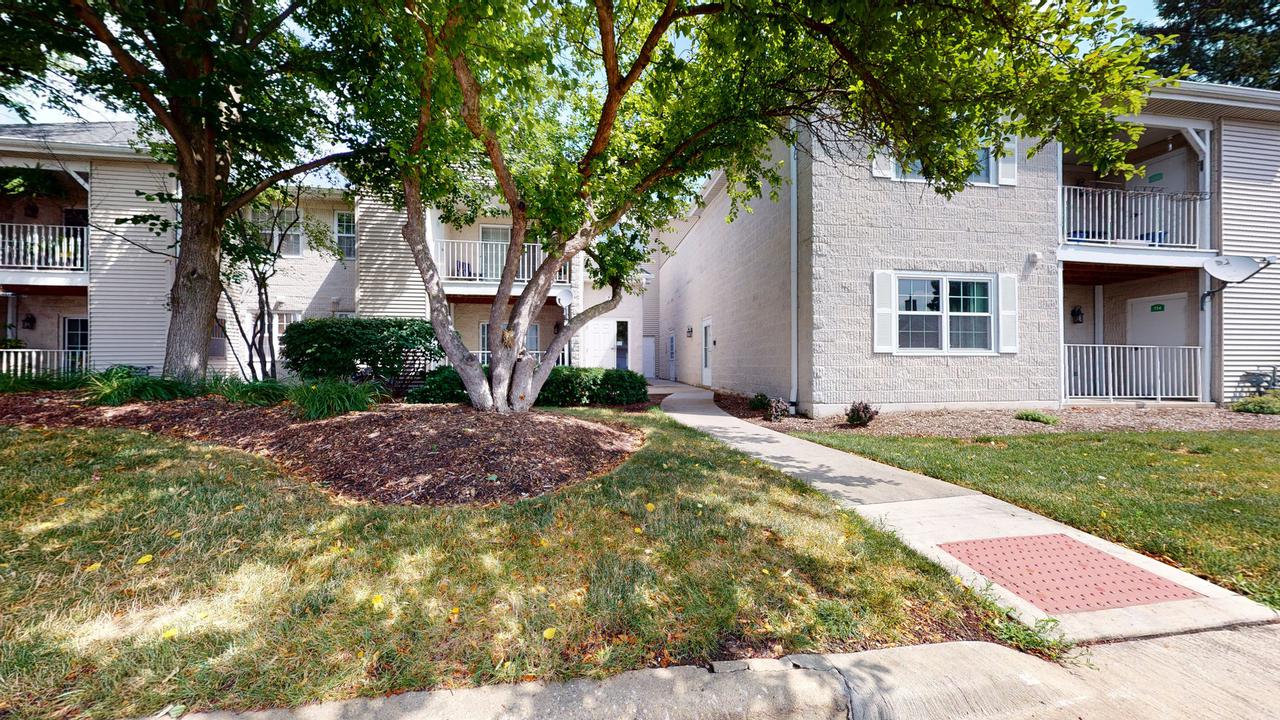 734 N Gary Ave. #114, Carol Stream, IL 60188