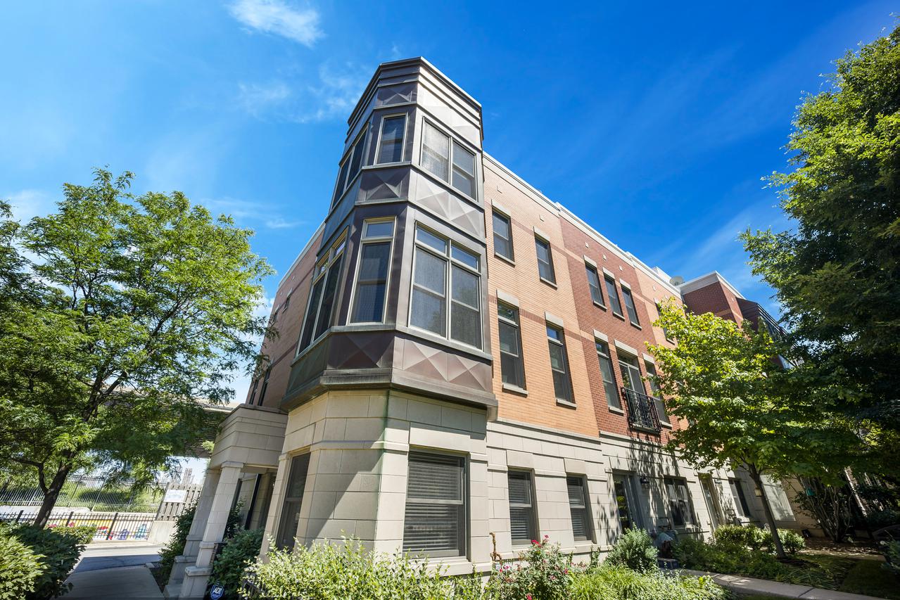 701 W 15th St., Chicago, IL 60607