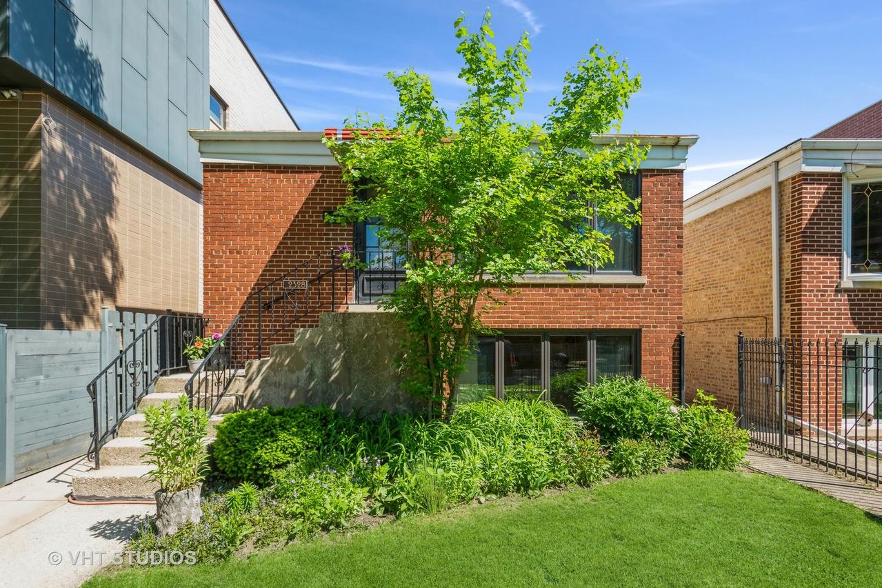 2328 W Ohio St., Chicago, IL 60612