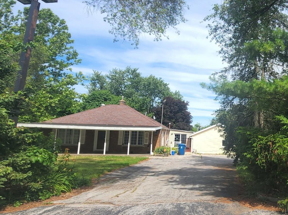 22635 State St., Steger, IL 60475