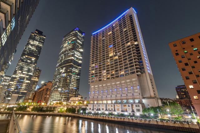 333 N Canal St. #2104, Chicago, IL 60606