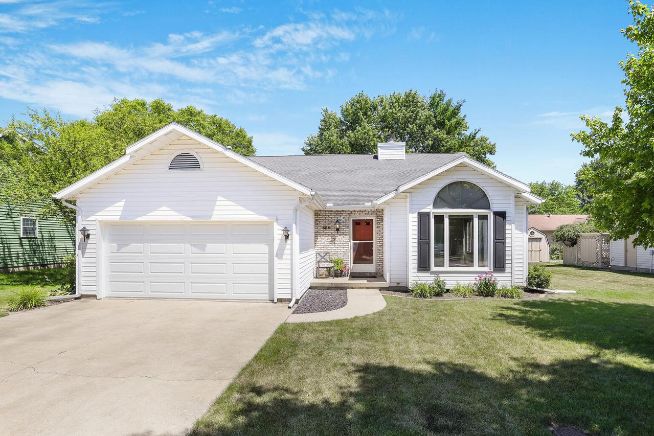 508 Crestwood Dr., St. Joseph, IL 61873