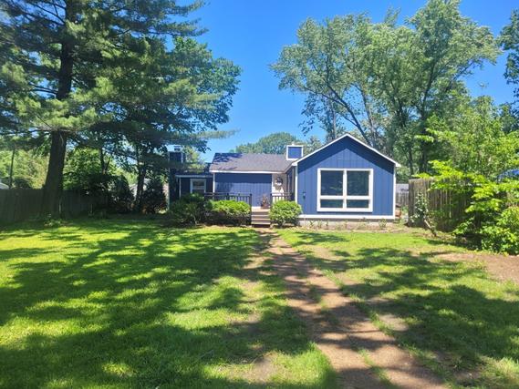 708 Oeffling Dr., Mchenry, IL 60051