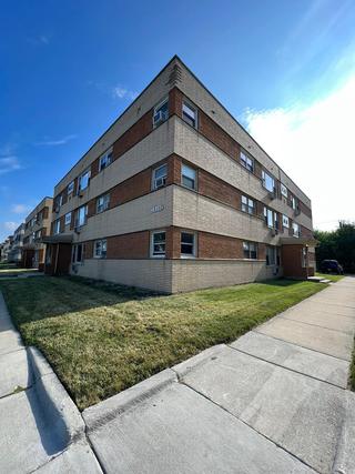 10100 S Pulaski Rd. #2W, Oak Lawn, IL 60453