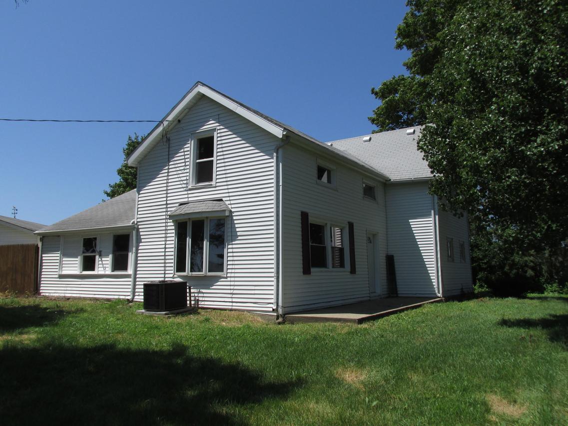 21945 Pilgrim Rd., Chadwick, IL 61014