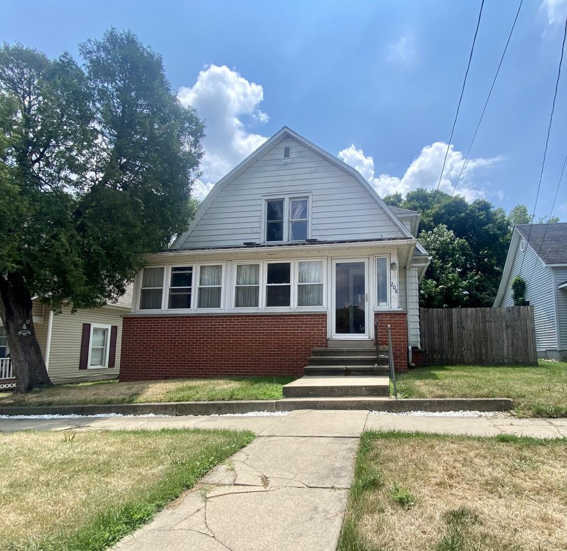 208 E State St., Fairmount, IL 61841