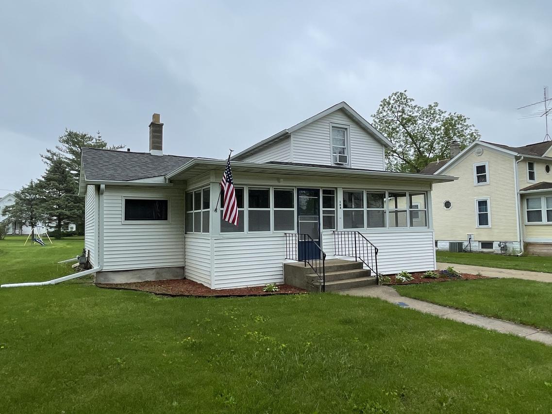 108 S State St., Franklin Grove, IL 61031