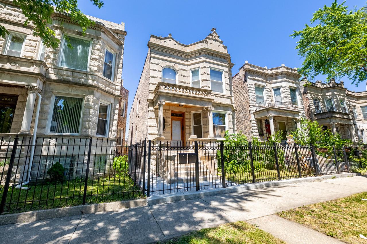 [Address Unavailable], Chicago, IL 60624