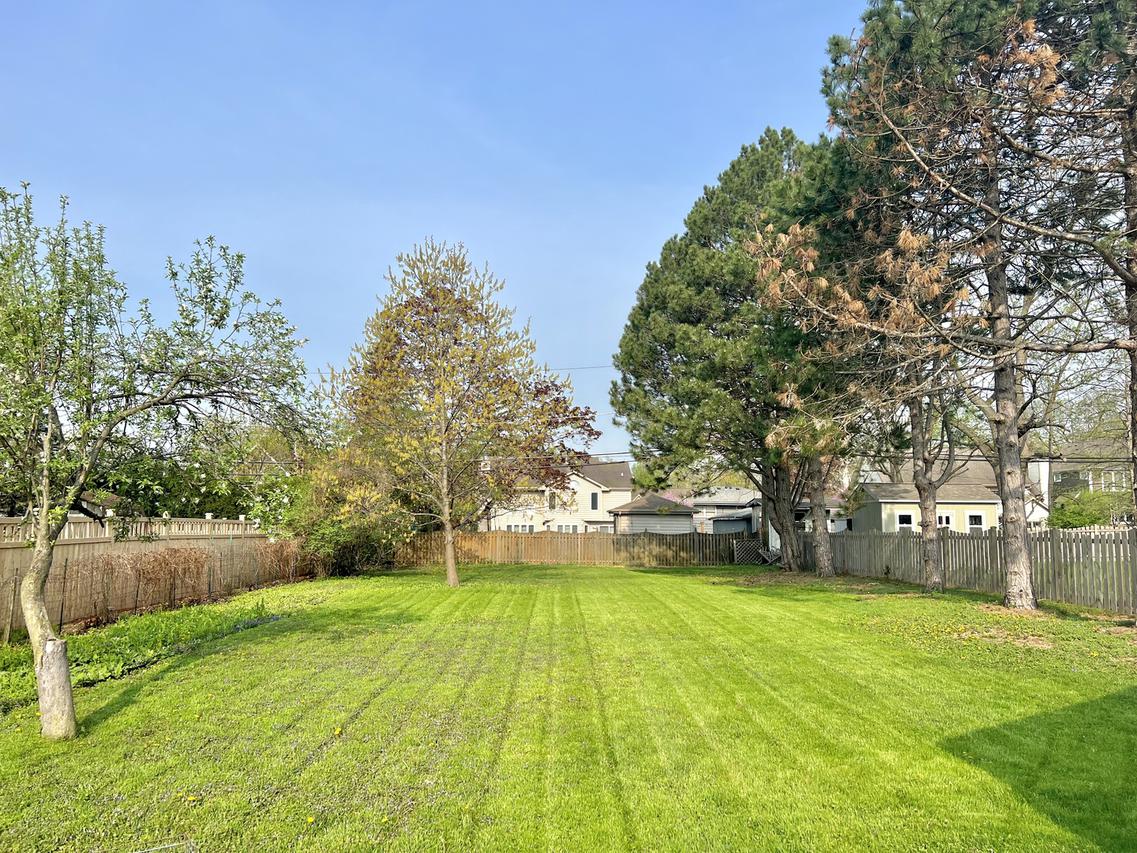 4920 Stonewall Ave., Downers Grove, IL 60515