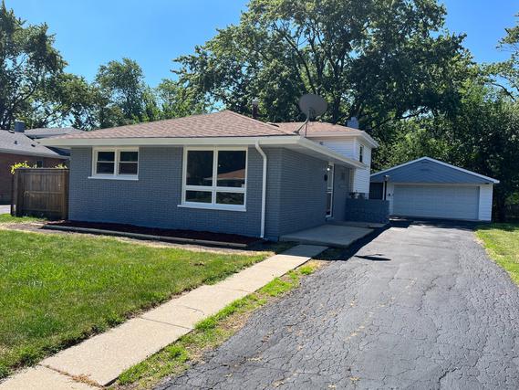 27 E 158th Pl., South Holland, IL 60473