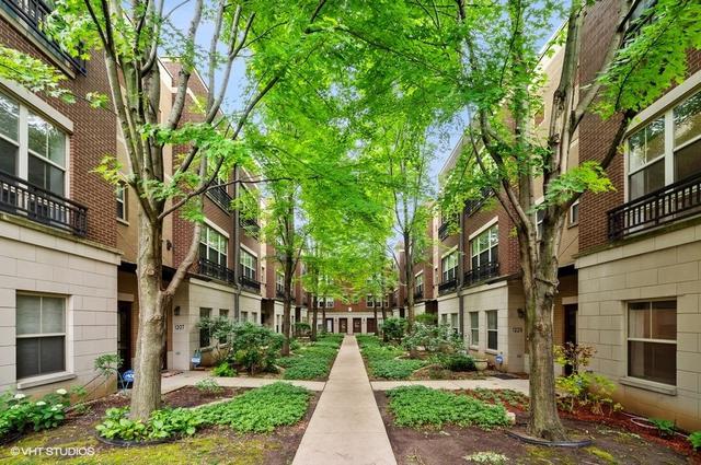 1231 W Arthington St., Chicago, IL 60607