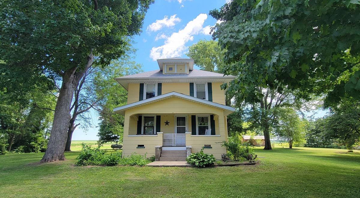 1906 Mound Hill Rd., Dixon, IL 61021