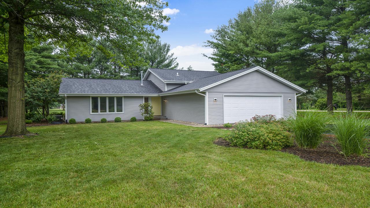 4203 Montclair Rd., Roscoe, IL 61073