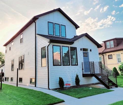 5520 N Nordica Ave., Chicago, IL 60656