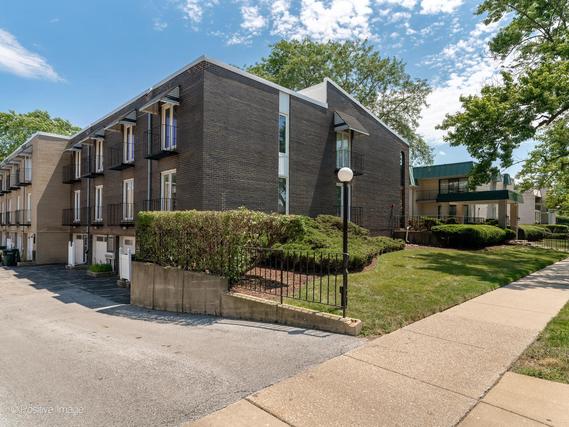 9809 S Keeler Ave. #A-1, Oak Lawn, IL 60453