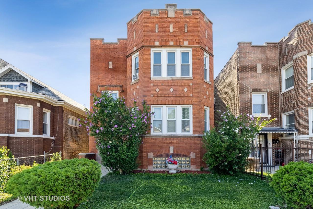 8230 S Hermitage Ave., Chicago, IL 60620