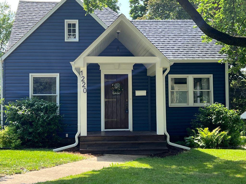 1220 S Seeley Ave., Freeport, IL 61032