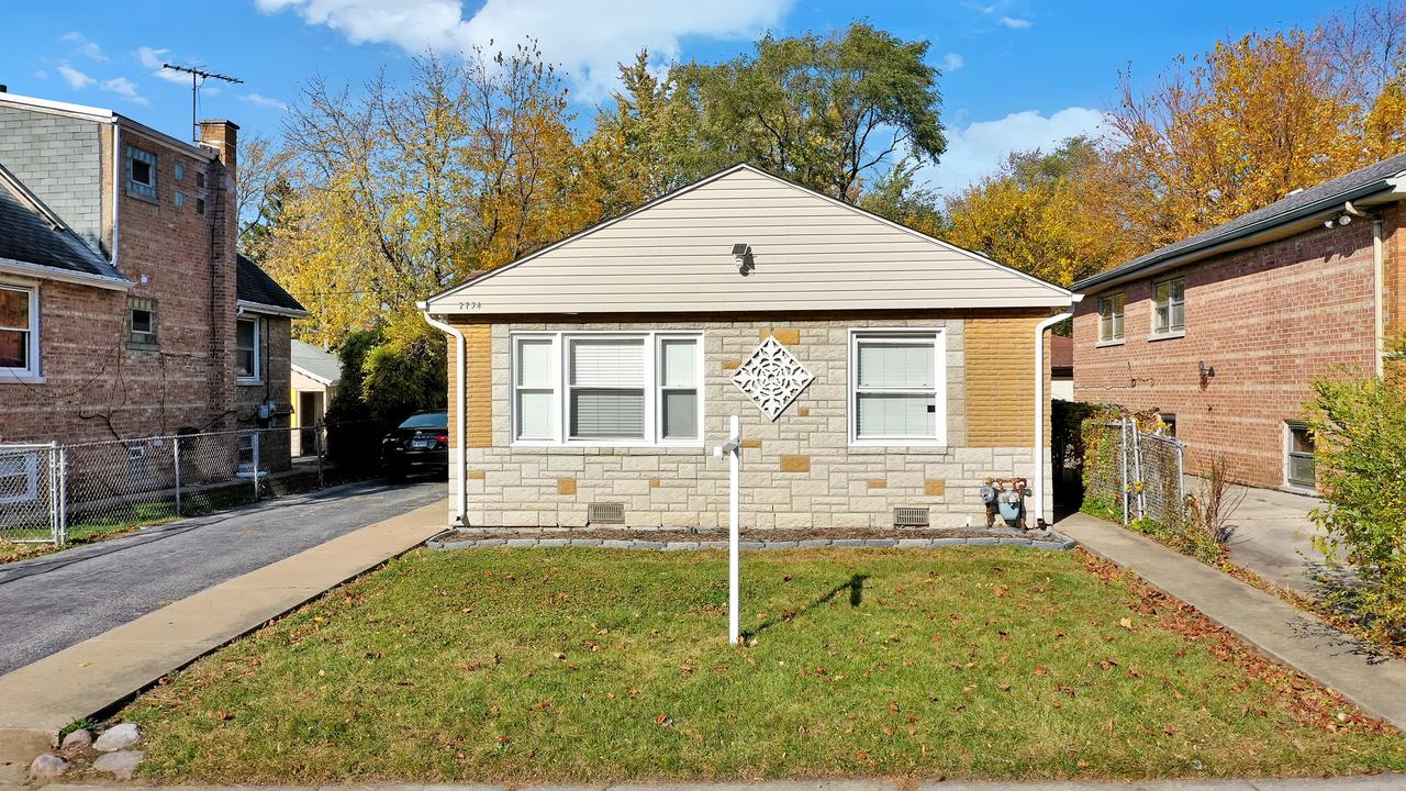 2734 W 97th St., Evergreen Park, IL 60805