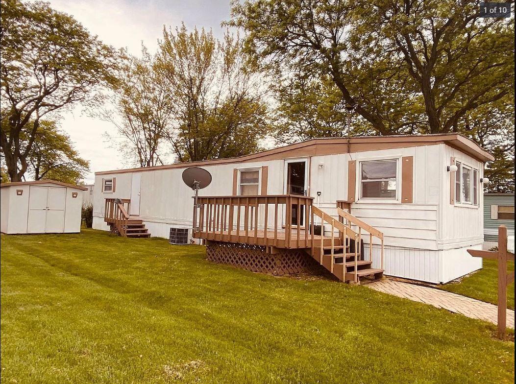 3141 7th St., Park City, IL 60085