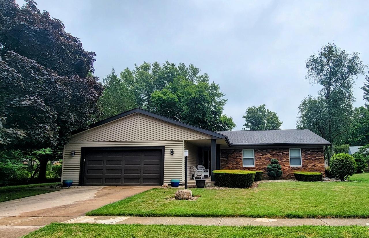 1806 Floral Park Dr., Savoy, IL 61874