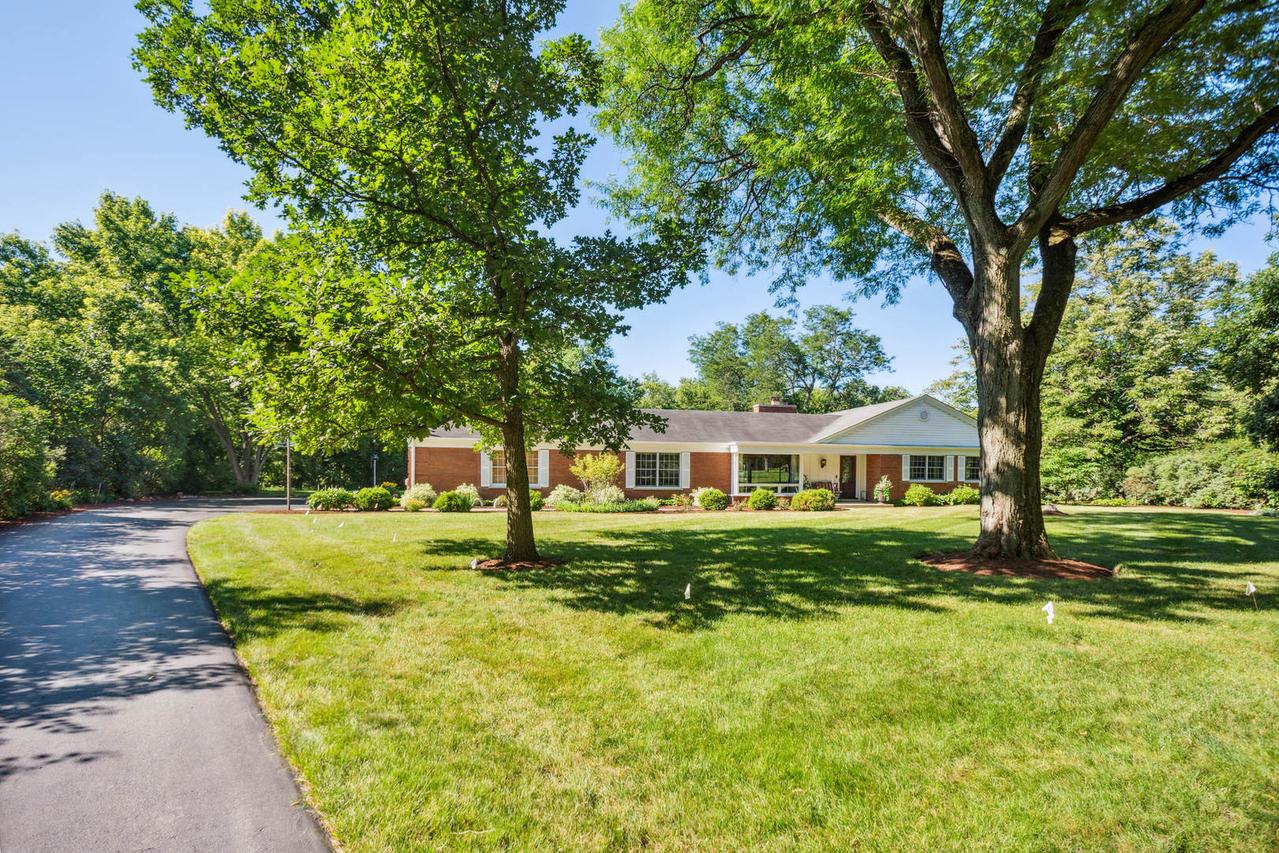 234 Valley Rd., Trout Valley, IL 60013