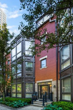 477 N Clinton St., Chicago, IL 60654