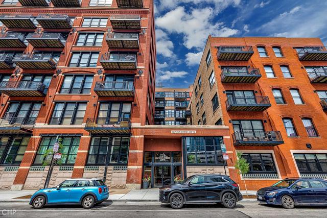 226 N Clinton St. #617, Chicago, IL 60661