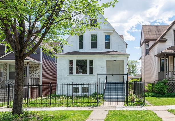 5417 W Iowa St., Chicago, IL 60651