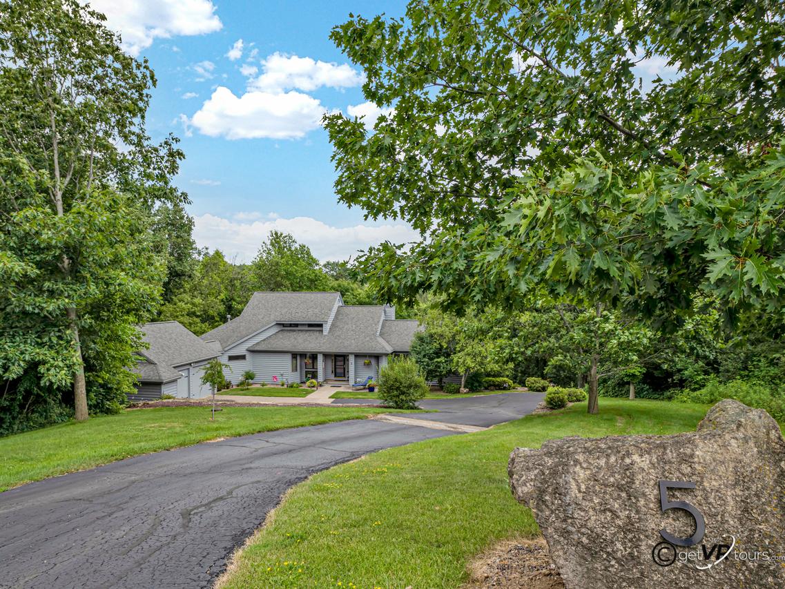 5 Cranberry Ct., Galena, IL 61036