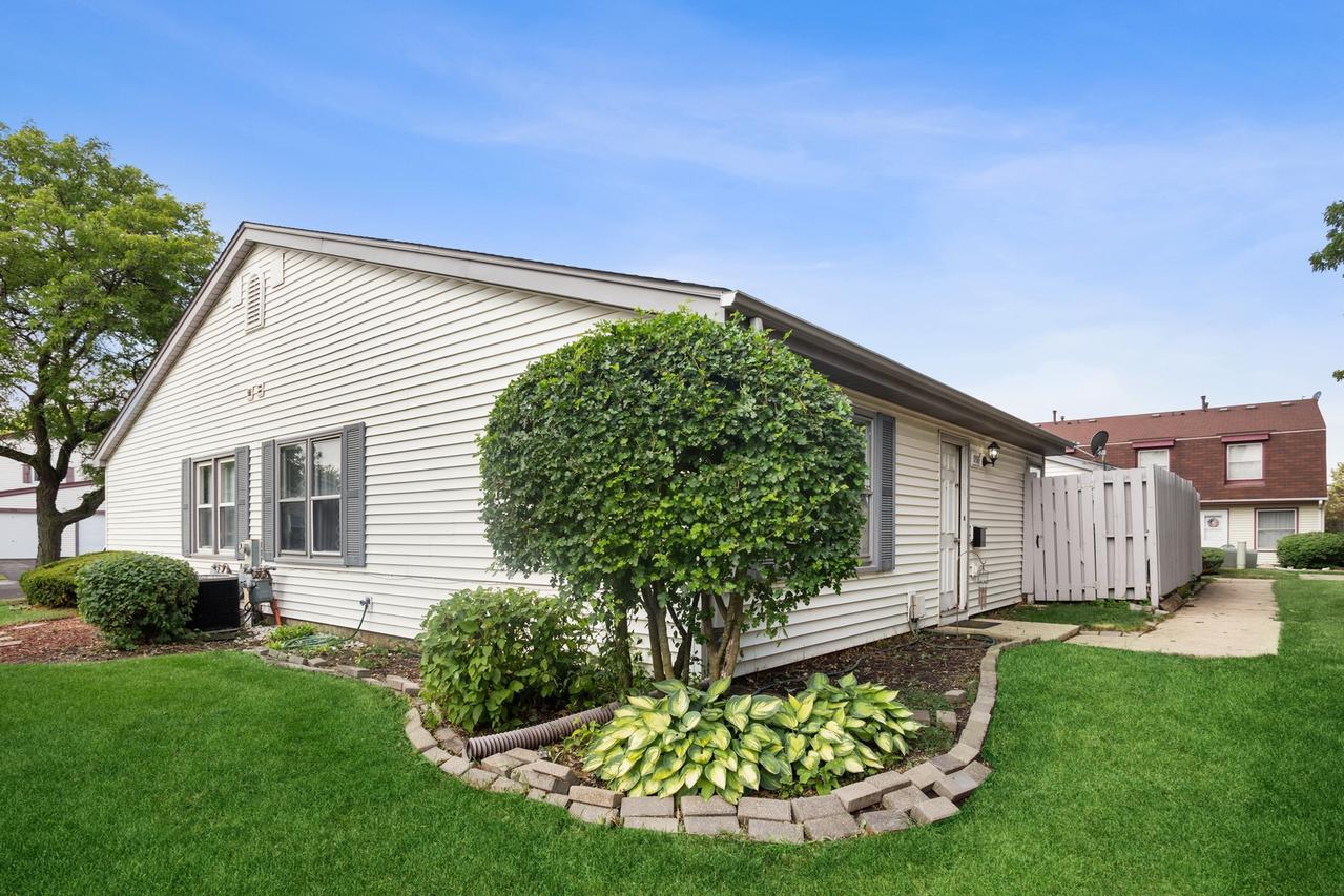 1958 Liberty Pl. #5624, Hoffman Estates, IL 60195