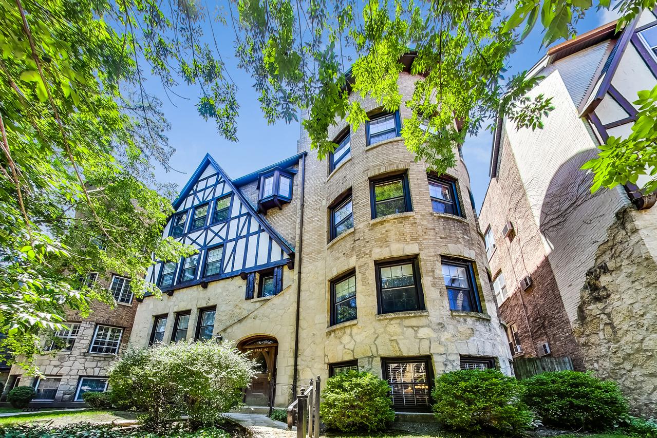 7448 N Hoyne Ave. #G, Chicago, IL 60645