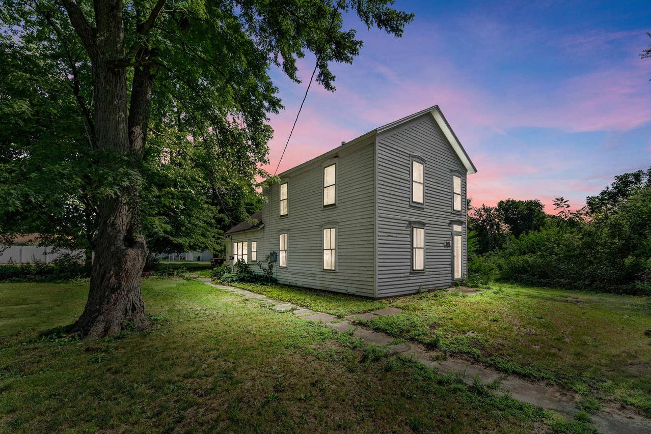 303 E 2nd St., Aroma Park, IL 60910