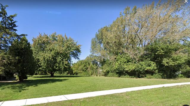 150 Sidney Ave., Villa Park, IL 60181