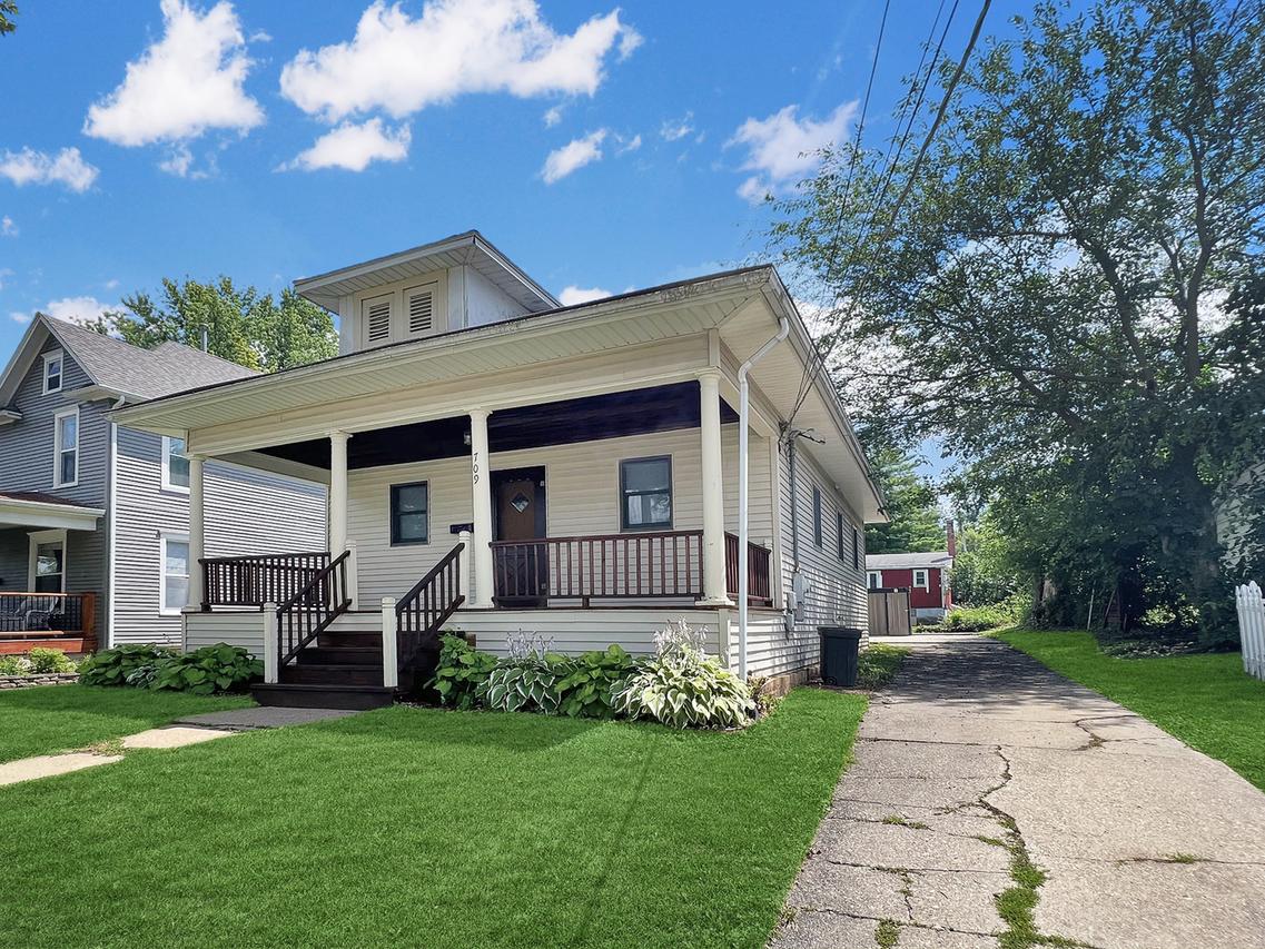 709 W Cottonwood St., Freeport, IL 61032