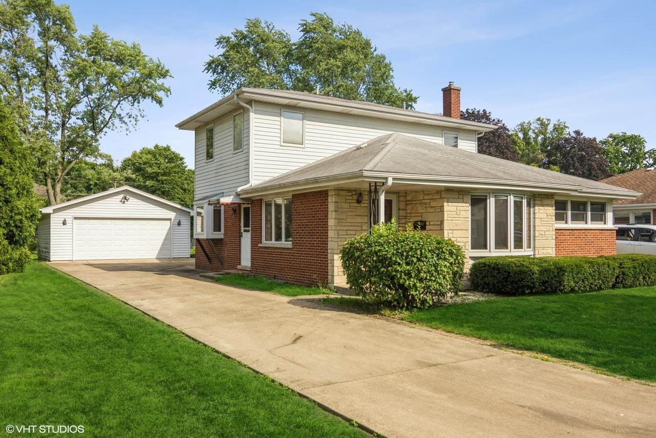 641 N Beverly Ln., Arlington Heights, IL 60004