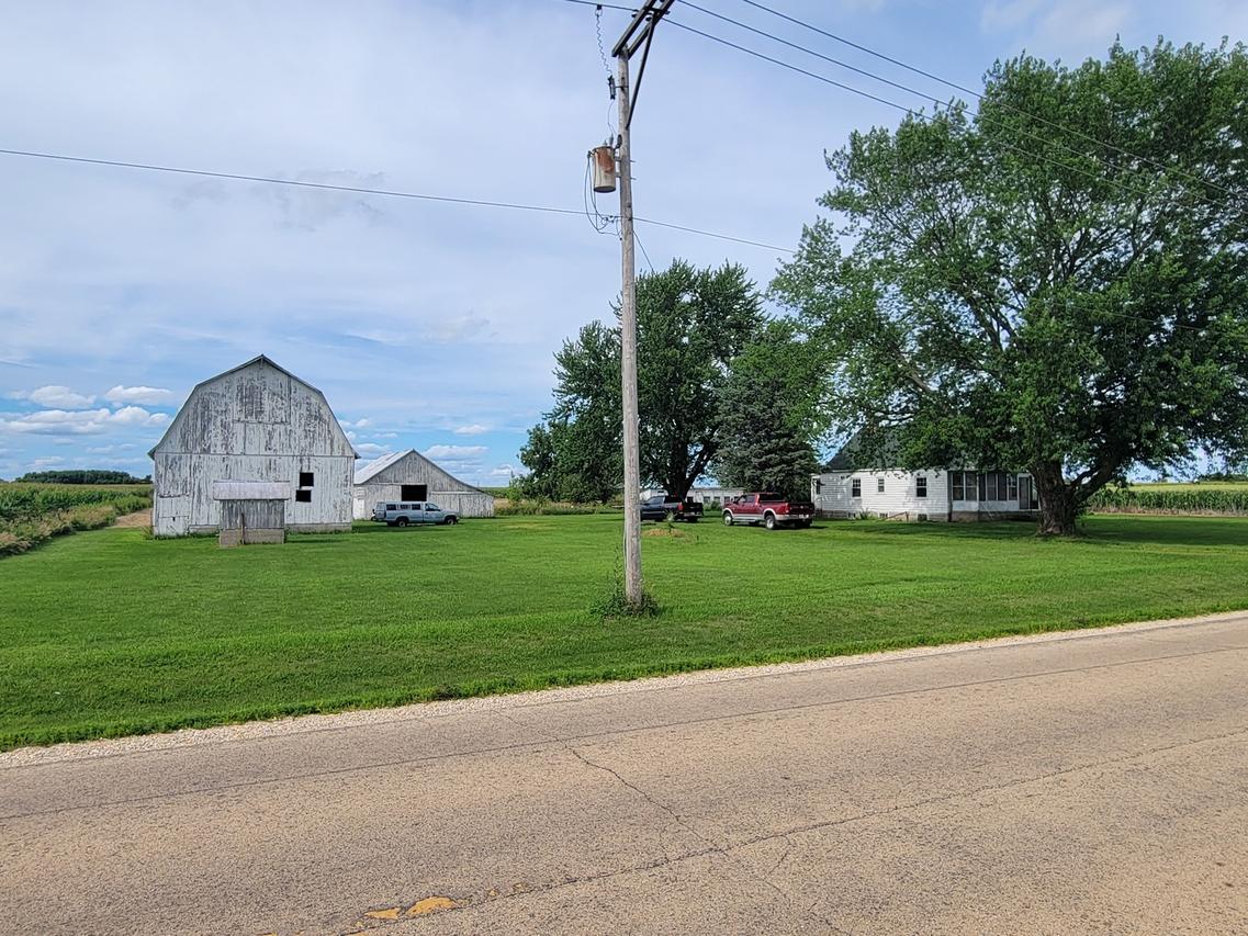 1452 Sterling Rd., Amboy, IL 61310