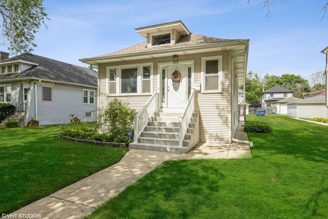 208 S 17th Ave., Maywood, IL 60153