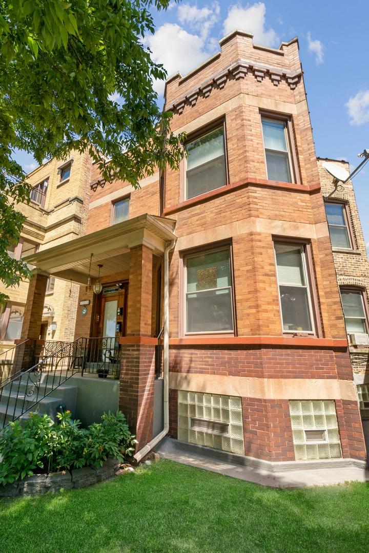3725 N Oakley Ave., Chicago, IL 60618