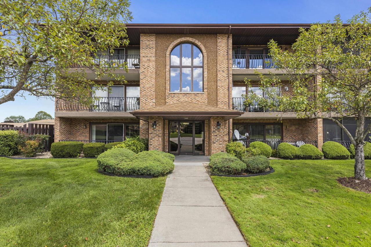 11109 Heritage Dr. #1D, Palos Hills, IL 60465