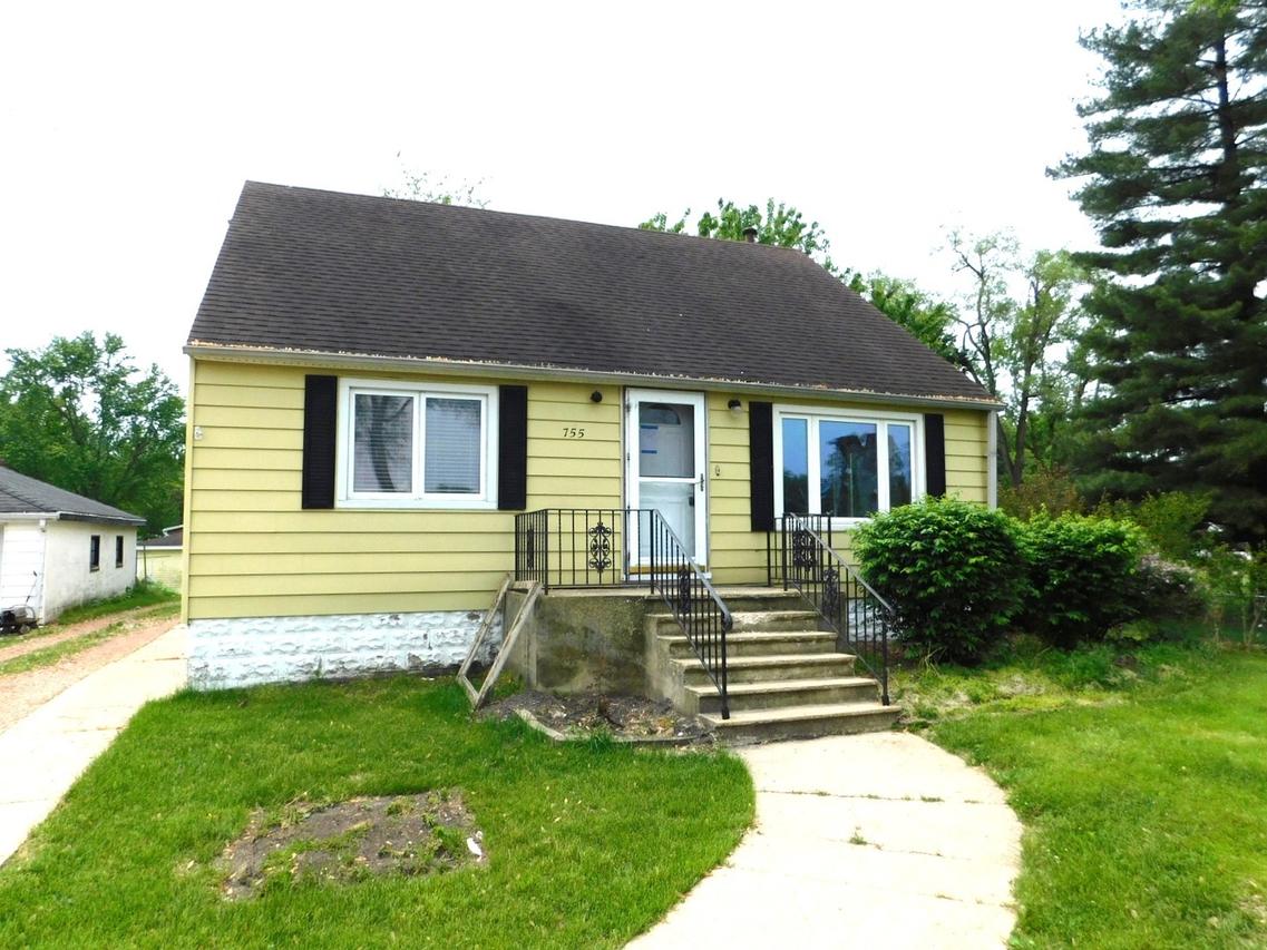 755 W Lacey St., Carbon Hill, IL 60416