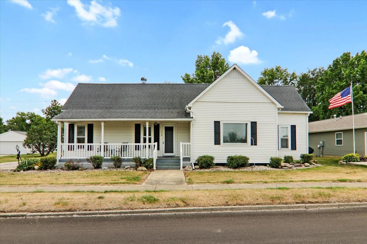 112 W Lincoln Ave., Ogden, IL 61859