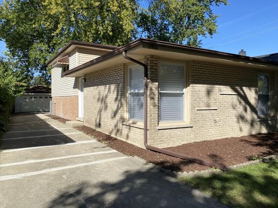 15014 Oak St., Dolton, IL 60419