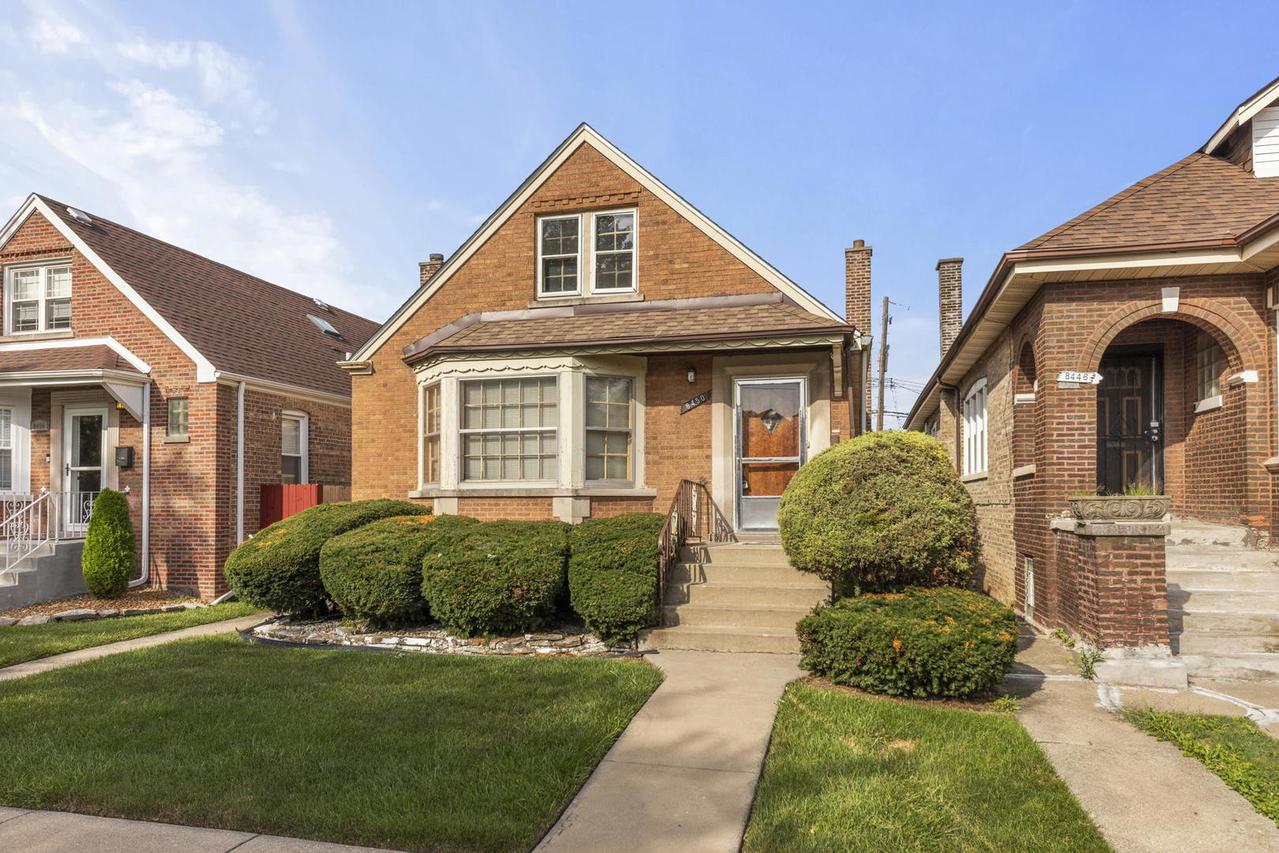 8450 S Paulina St., Chicago, IL 60620