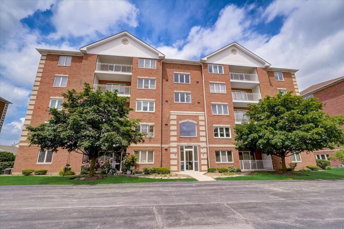 5520 115th St. #504, Oak Lawn, IL 60453
